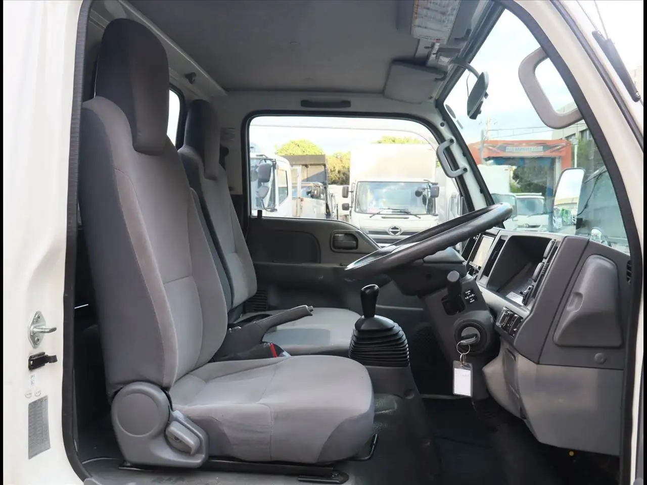 いすゞ エルフ 小型 車両重機運搬 3段クレーン ラジコンの中古トラック画像10