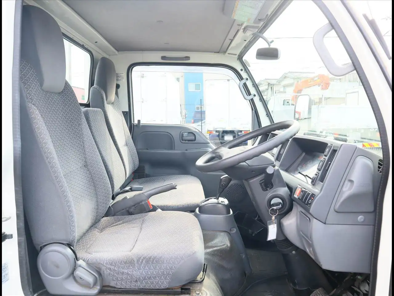 いすゞ エルフ 小型 平ボディ パワーゲート 2RG-NKR88Aの中古トラック画像11