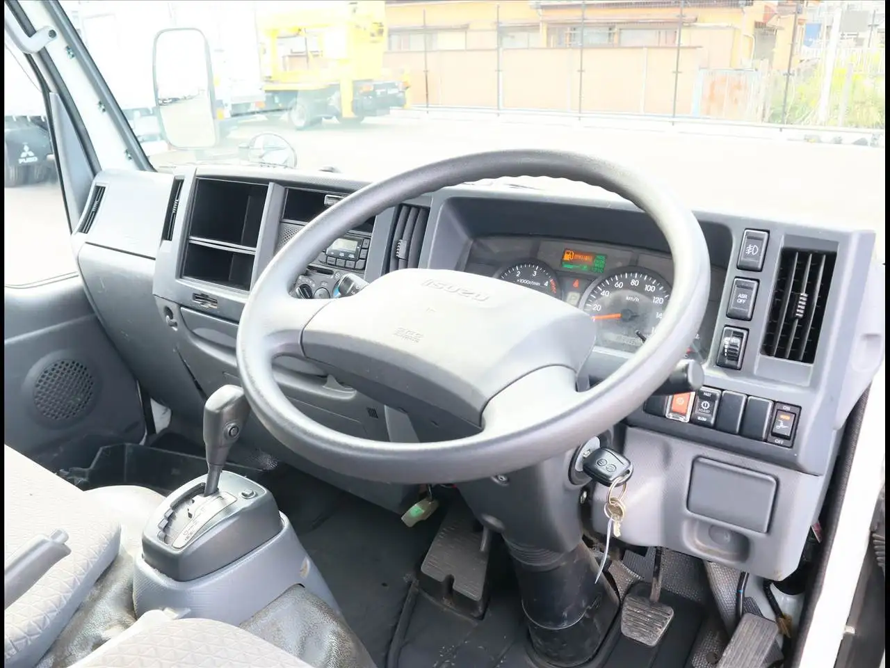 いすゞ エルフ 小型 平ボディ パワーゲート 2RG-NKR88Aの中古トラック画像13