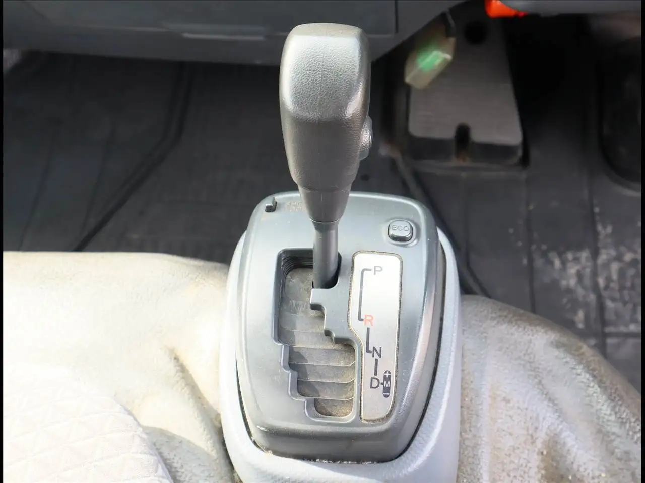 いすゞ エルフ 小型 平ボディ パワーゲート 2RG-NKR88Aの中古トラック画像15