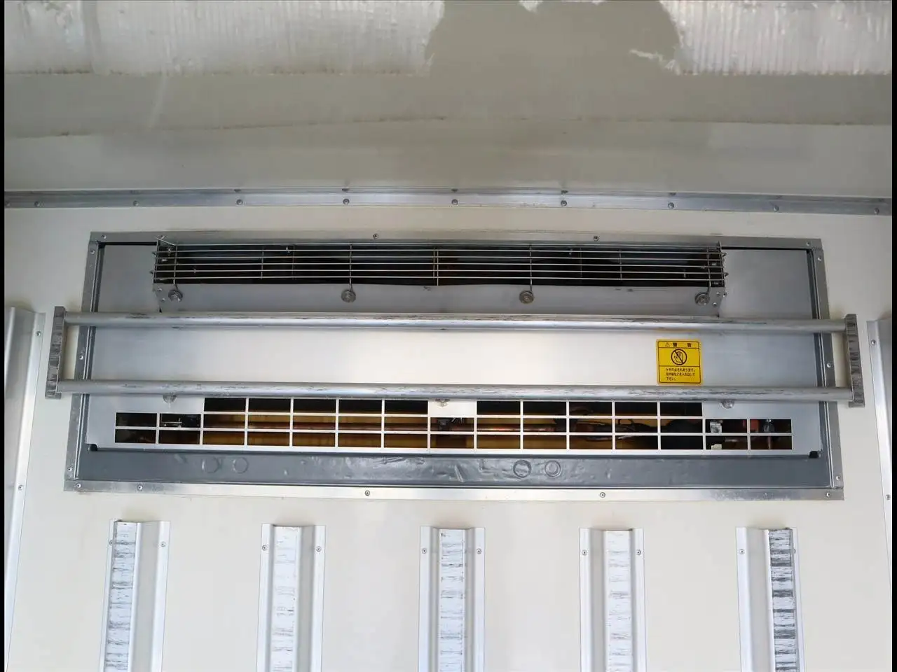 いすゞ エルフ 小型 冷凍冷蔵 中温 床ステンの中古トラック画像7