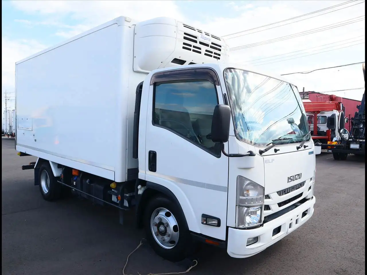 いすゞ エルフ 小型 冷凍冷蔵 中温 床ステンの中古トラック画像2