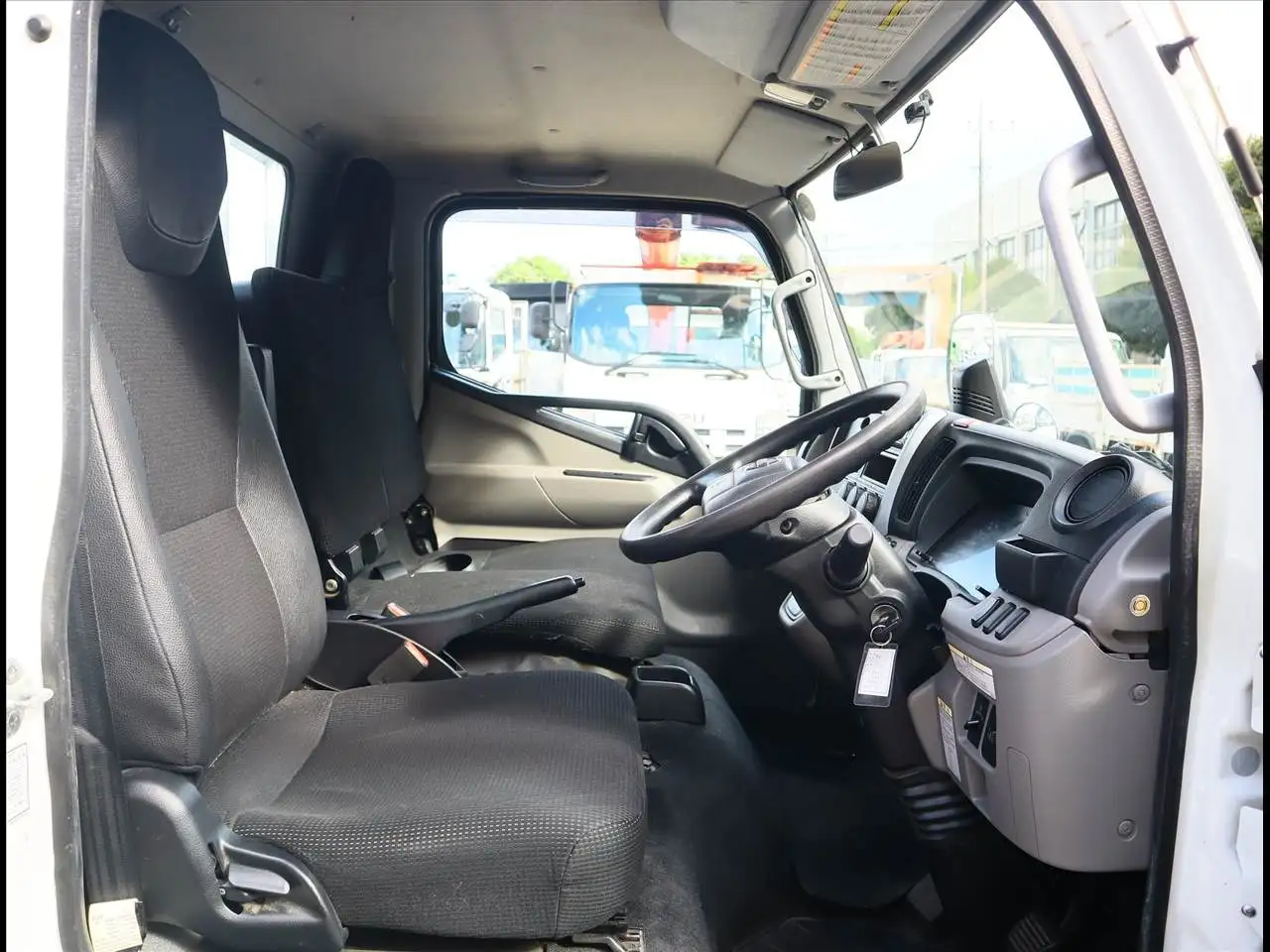 日産 アトラス 小型 平ボディ 2RG-FGA2W R2の中古トラック画像11