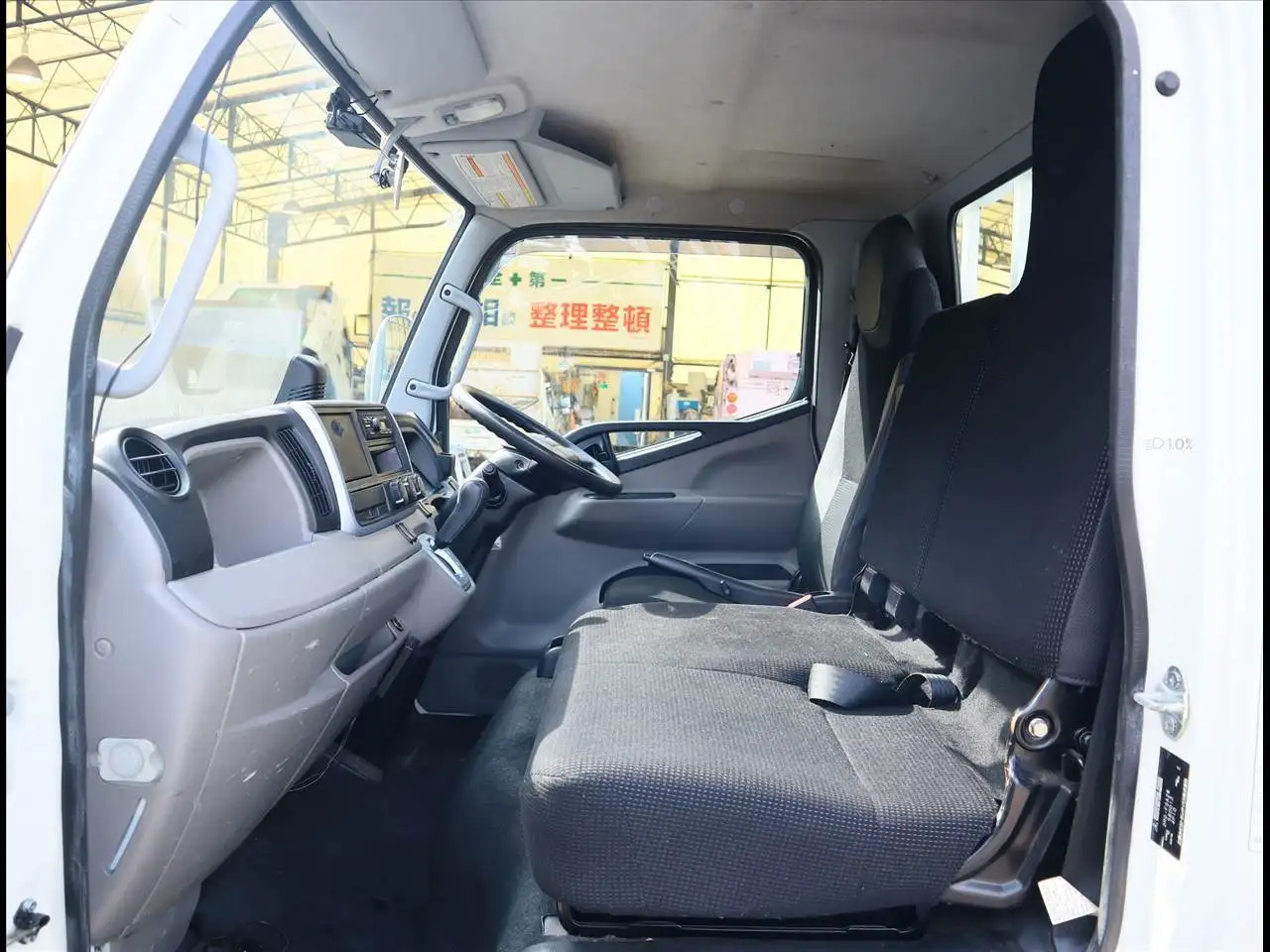 日産 アトラス 小型 平ボディ 2RG-FGA2W R2の中古トラック画像12