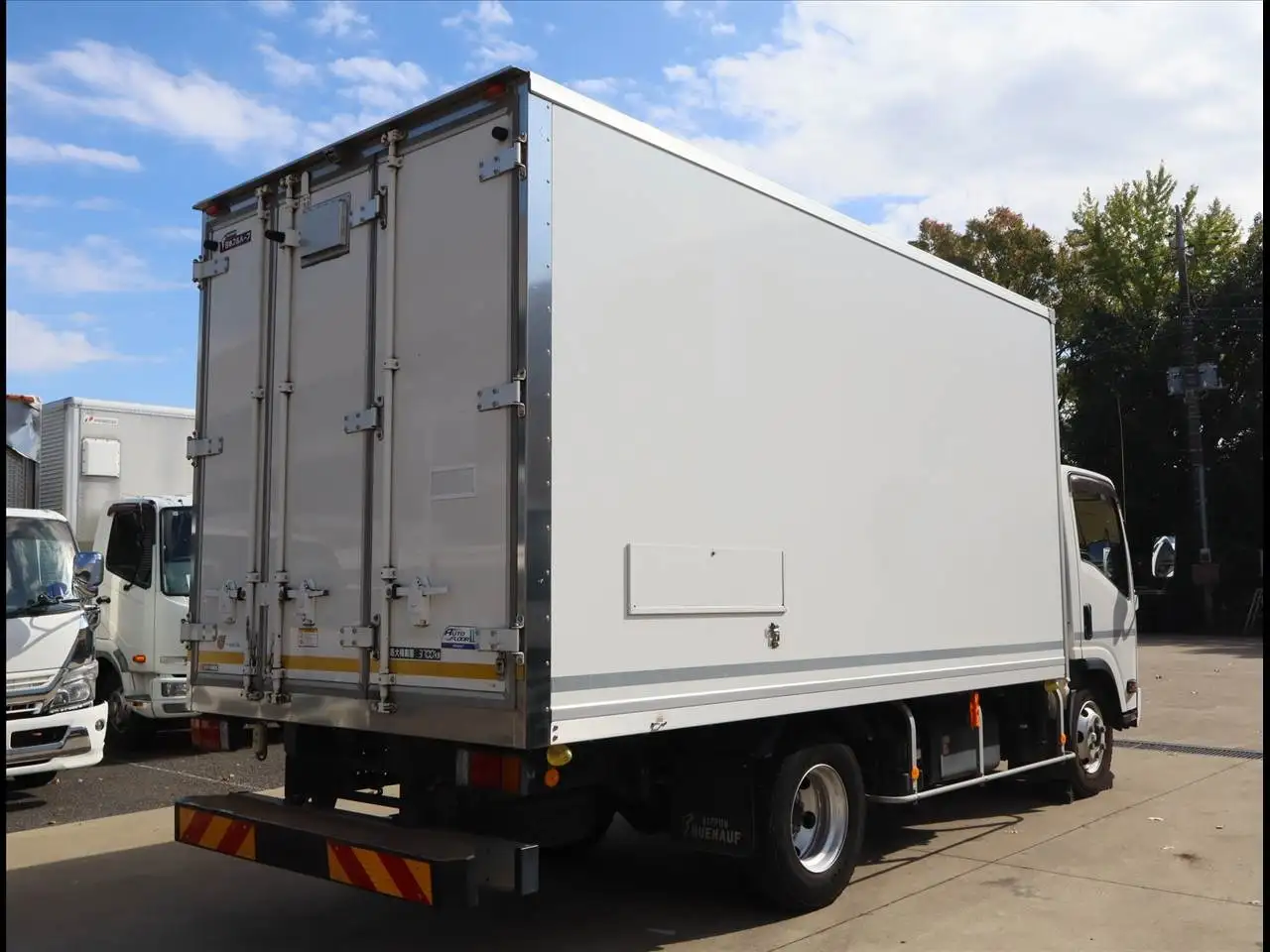 いすゞ エルフ 小型 冷凍冷蔵 保冷 サイドドアの中古トラック画像3