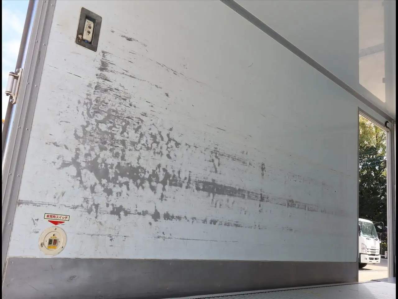 いすゞ エルフ 小型 冷凍冷蔵 保冷 サイドドアの中古トラック画像9