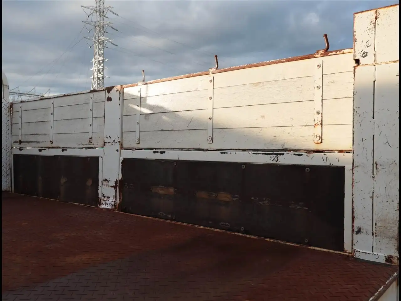 日野 デュトロ 小型 平ボディ パワーゲート 床鉄板の中古トラック画像9