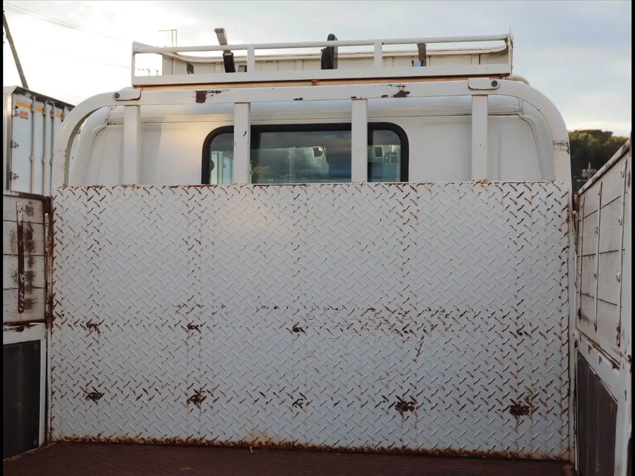 日野 デュトロ 小型 平ボディ パワーゲート 床鉄板の中古トラック画像6