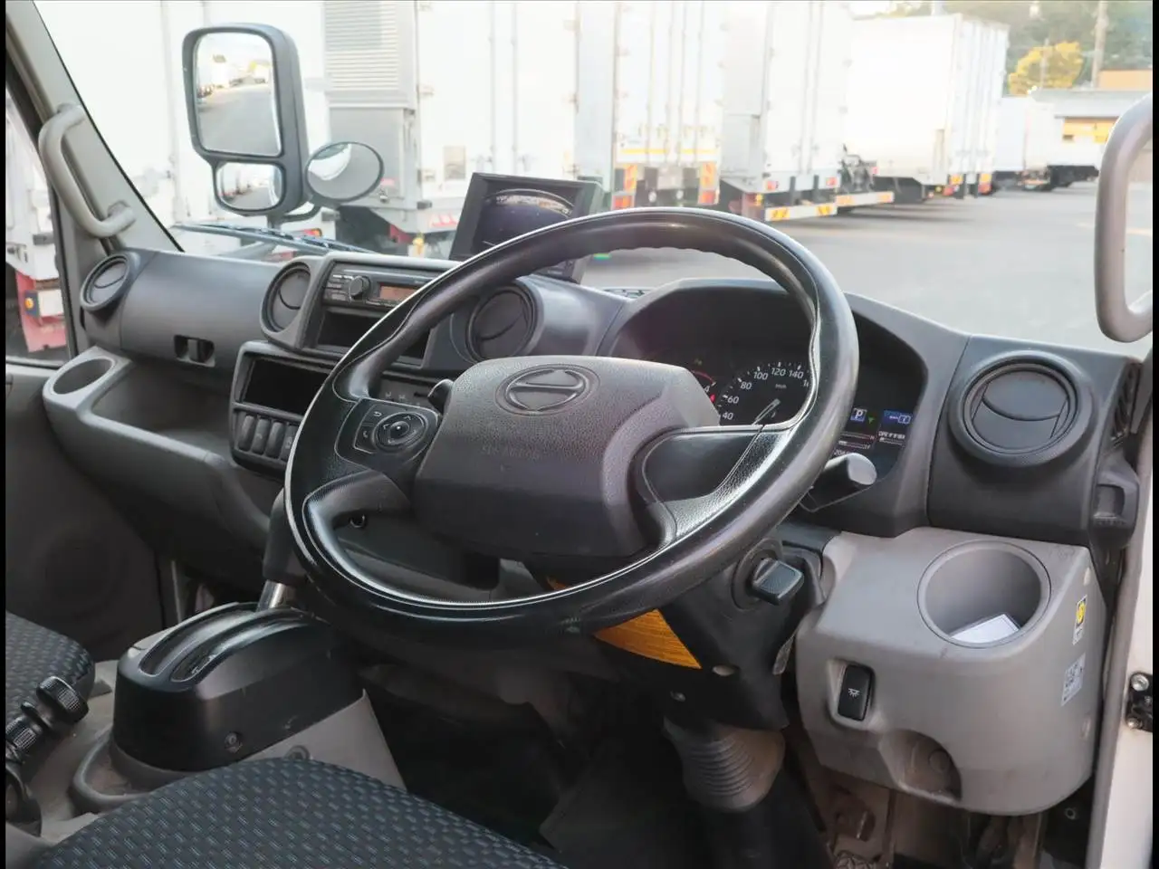 日野 デュトロ 小型 平ボディ パワーゲート 床鉄板の中古トラック画像13