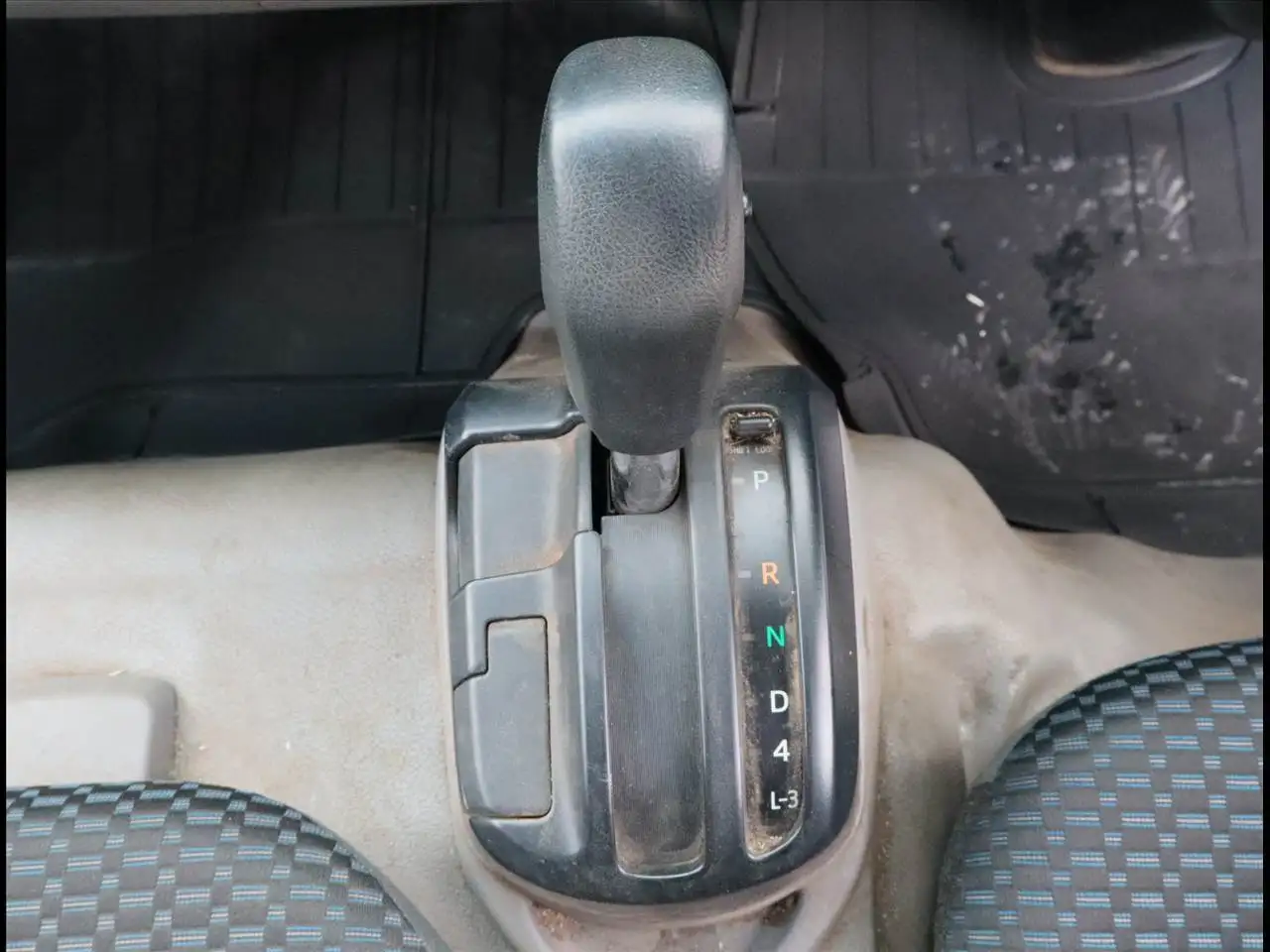 日野 デュトロ 小型 平ボディ パワーゲート 床鉄板の中古トラック画像15