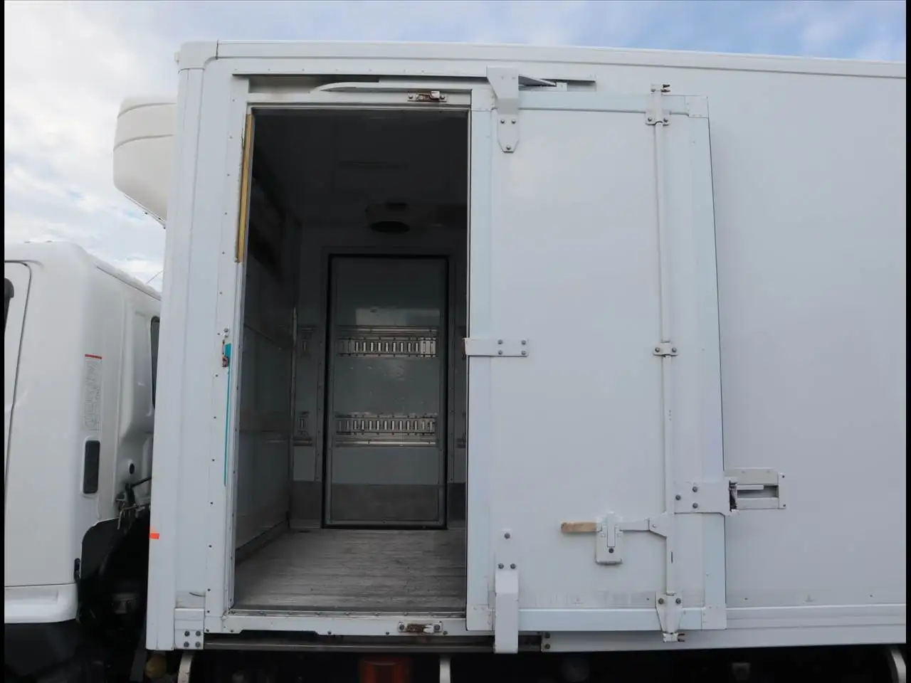 日野 レンジャー 中型/増トン 冷凍冷蔵 低温 パワーゲートの中古トラック画像6