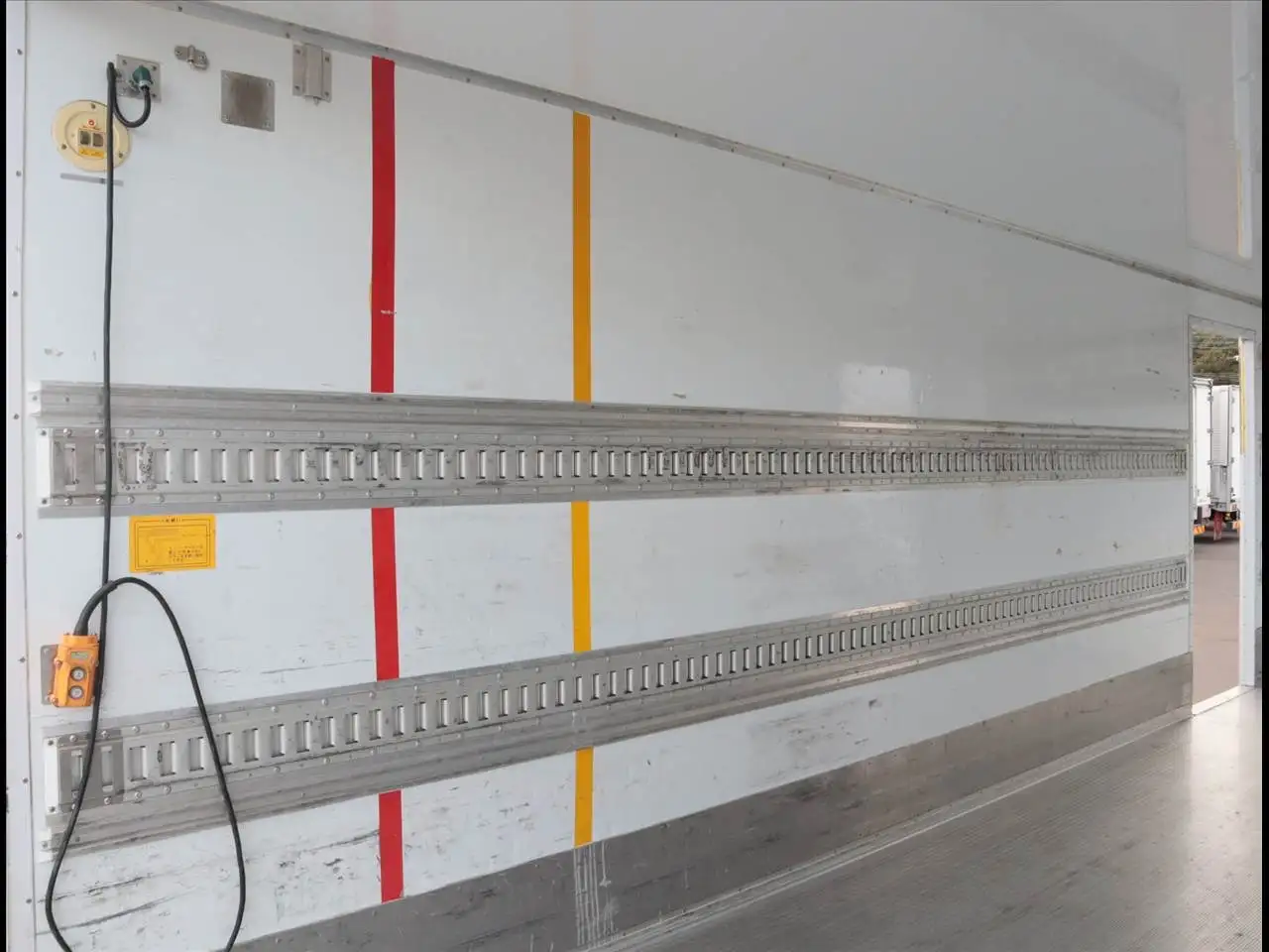 日野 レンジャー 中型/増トン 冷凍冷蔵 低温 パワーゲートの中古トラック画像10