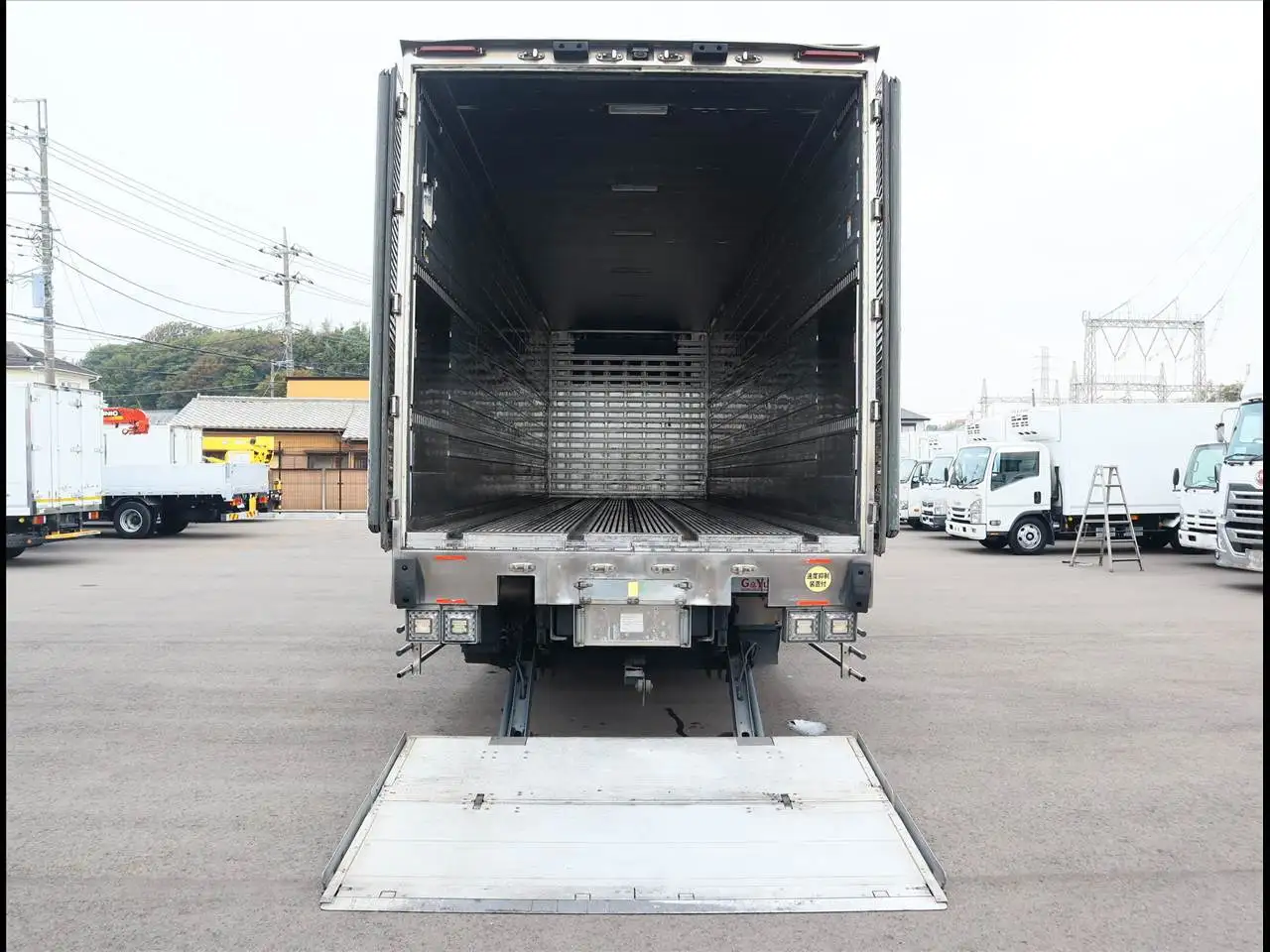いすゞ ギガ 大型 冷凍冷蔵 低温 パワーゲートの中古トラック画像5