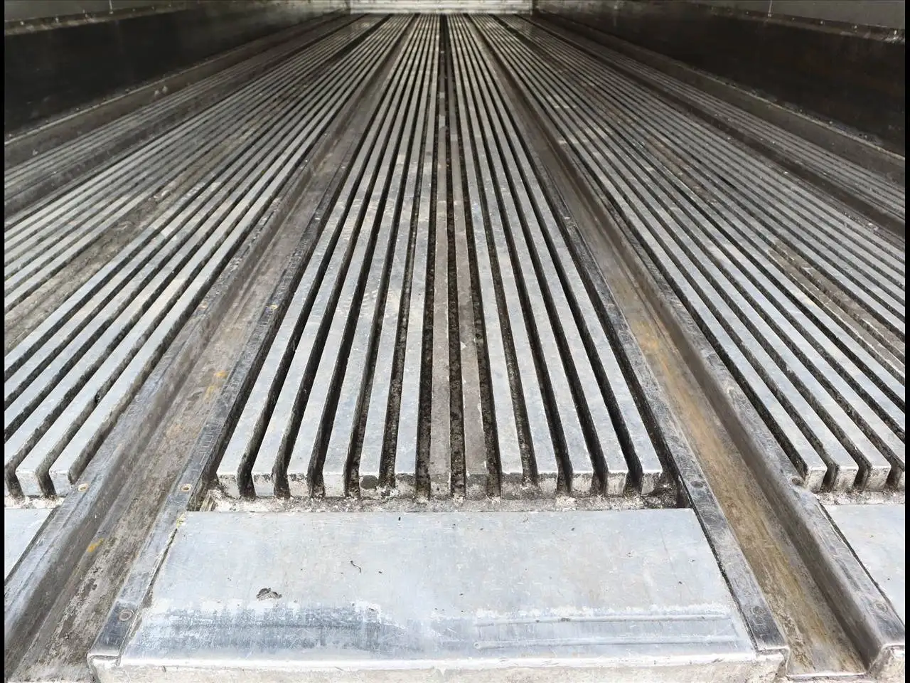 いすゞ ギガ 大型 冷凍冷蔵 低温 パワーゲートの中古トラック画像7