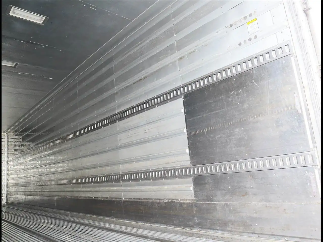 いすゞ ギガ 大型 冷凍冷蔵 低温 パワーゲートの中古トラック画像8