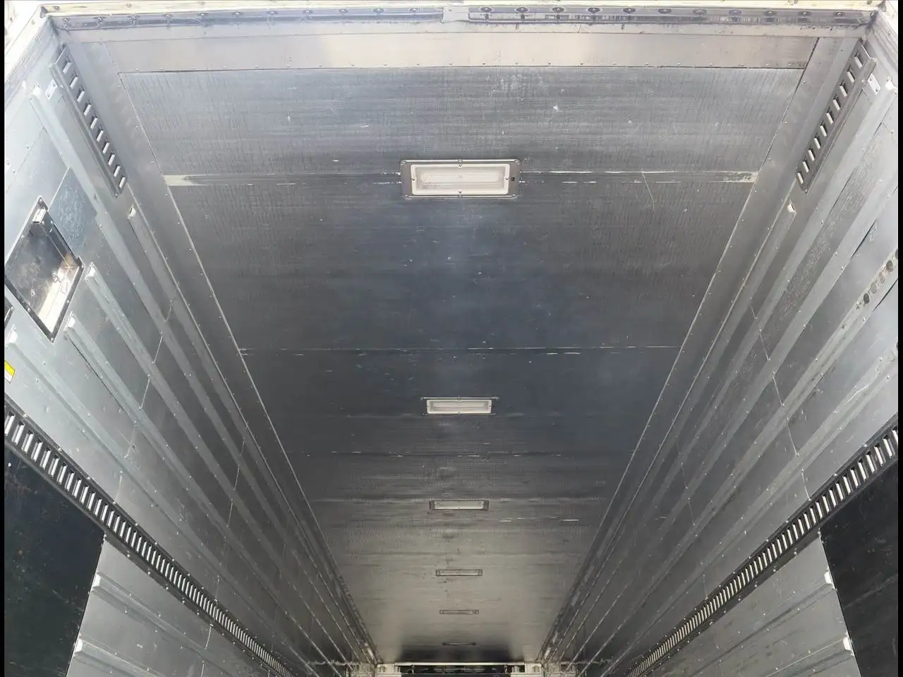 いすゞ ギガ 大型 冷凍冷蔵 低温 パワーゲートの中古トラック画像9