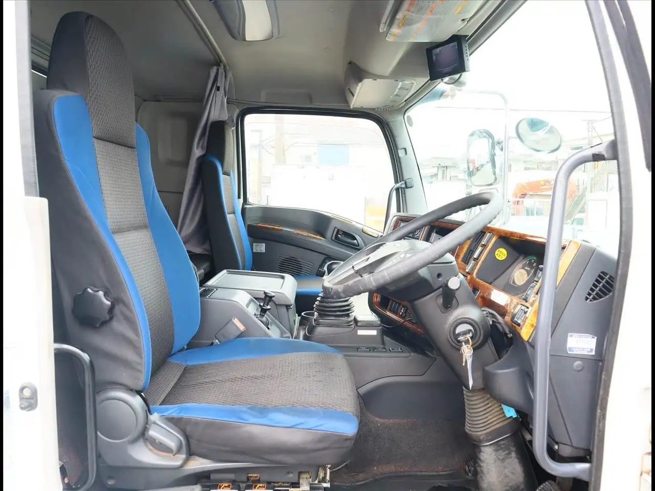 いすゞ ギガ 大型 冷凍冷蔵 低温 パワーゲートの中古トラック画像10