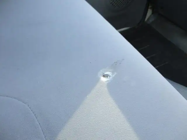 いすゞ エルフ 小型 平ボディ 床鉄板 TRG-NHR85Aの中古トラック画像9