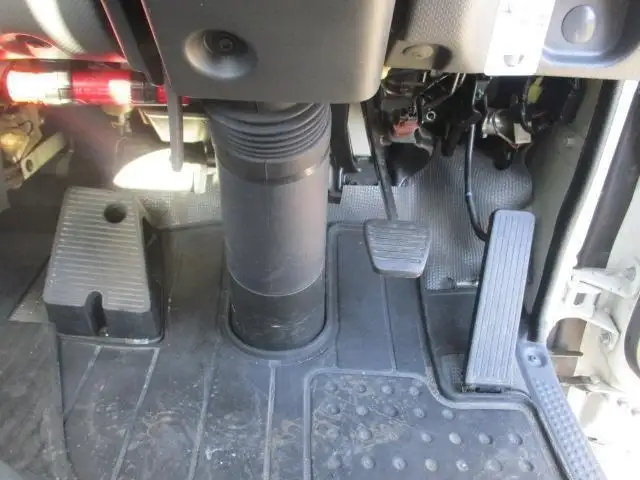 いすゞ エルフ 小型 平ボディ 床鉄板 TRG-NHR85Aの中古トラック画像15