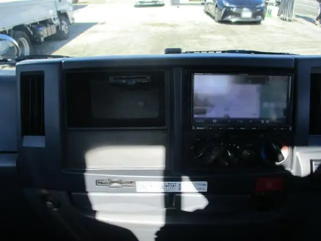 いすゞ エルフ 小型 平ボディ 床鉄板 TRG-NHR85Aの中古トラック画像13