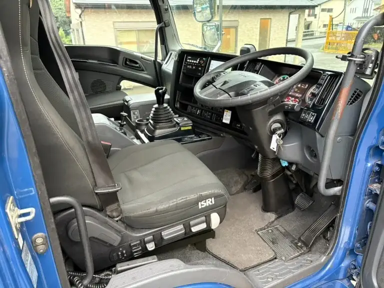 いすゞ ギガ 大型 ウイング パワーゲート ハイルーフの中古トラック画像11