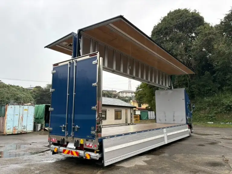 いすゞ ギガ 大型 ウイング パワーゲート ハイルーフの中古トラック画像6