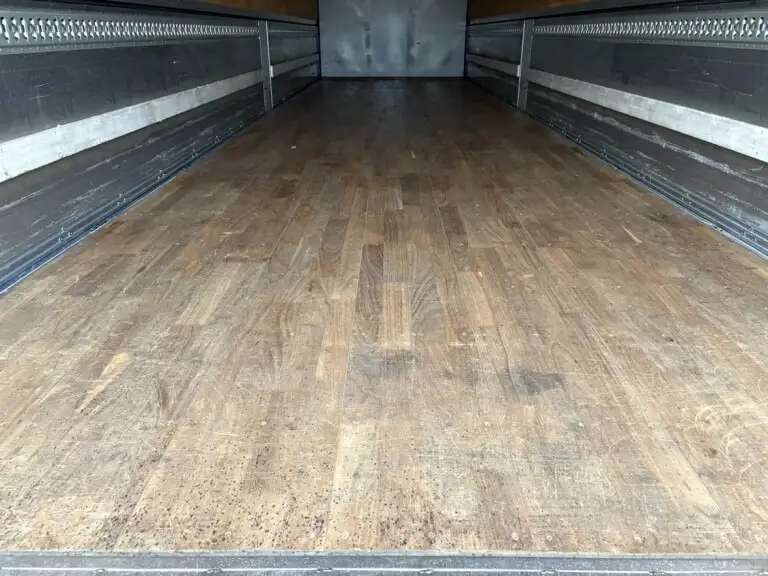 いすゞ ギガ 大型 ウイング パワーゲート ハイルーフの中古トラック画像9