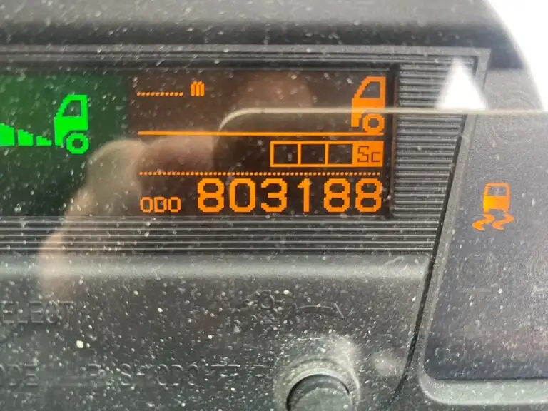 日産UD クオン 大型 トラクター ハイルーフ 1デフの中古トラック画像12