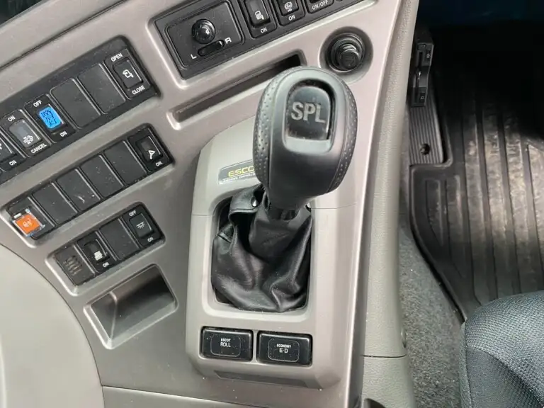 日産UD クオン 大型 トラクター ハイルーフ 1デフの中古トラック画像13