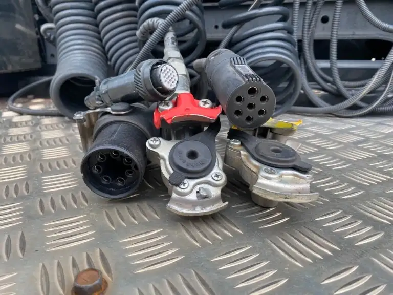 日産UD クオン 大型 トラクター ハイルーフ 1デフの中古トラック画像7