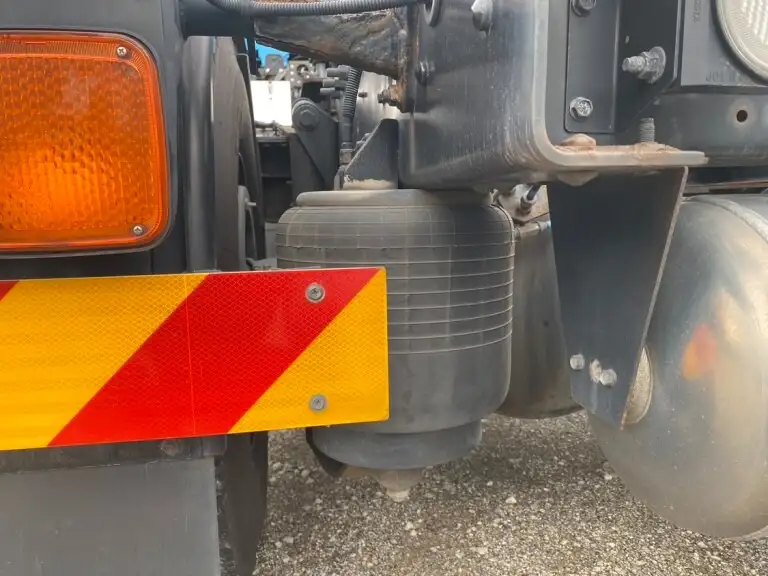 日産UD クオン 大型 トラクター ハイルーフ 1デフの中古トラック画像18