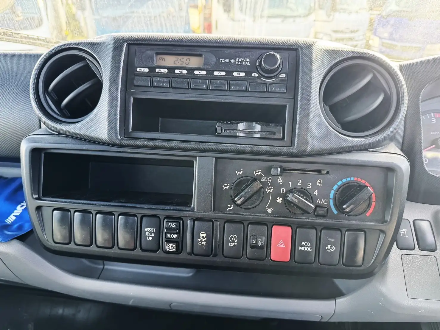 日野 デュトロ 小型 高所・建柱車 高所作業車 TKG-XZU650Fの中古トラック画像12