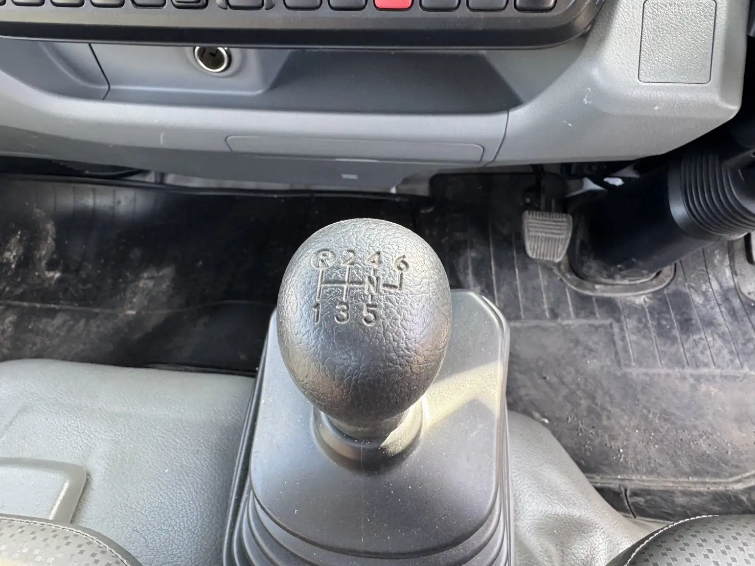 日野 デュトロ 小型 高所・建柱車 高所作業車 TKG-XZU650Fの中古トラック画像14