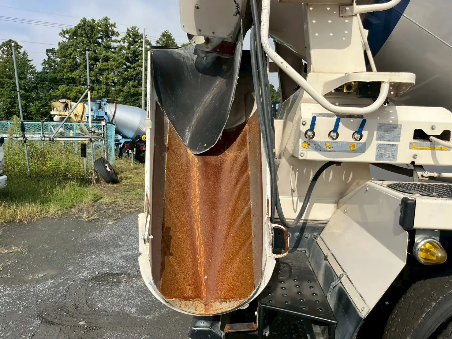 日野 プロフィア 大型 ミキサー・ポンプ ベッド 2DG-FS1AGAの中古トラック画像8