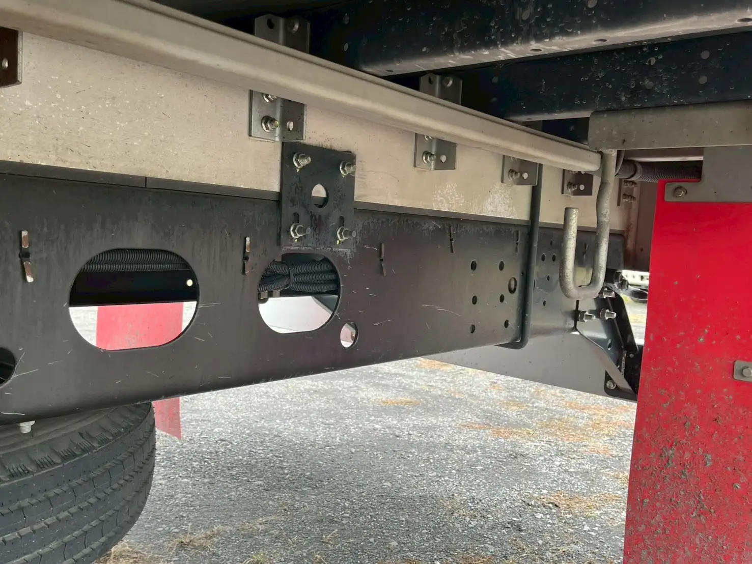 いすゞ フォワード 中型/増トン ウイング ベッド TKG-FRR90S2の中古トラック画像16