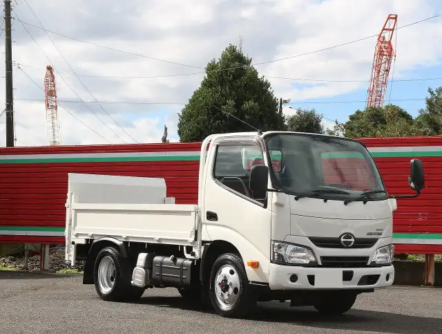 日野 デュトロ 小型 平ボディ パワーゲート TKG-XZU675Mの中古トラック画像3