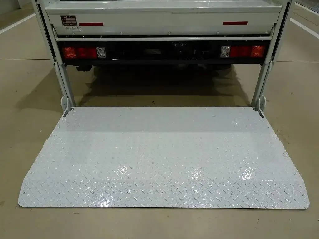 三菱 キャンター 小型 平ボディ Wキャブ パワーゲートの中古トラック画像8