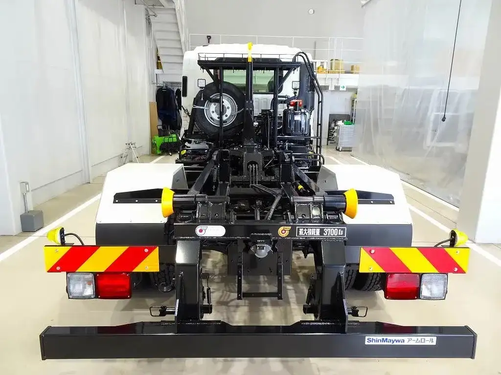 いすゞ フォワード 中型/増トン アームロール ツインホイスト 2RG-FRR90S4の中古トラック画像3