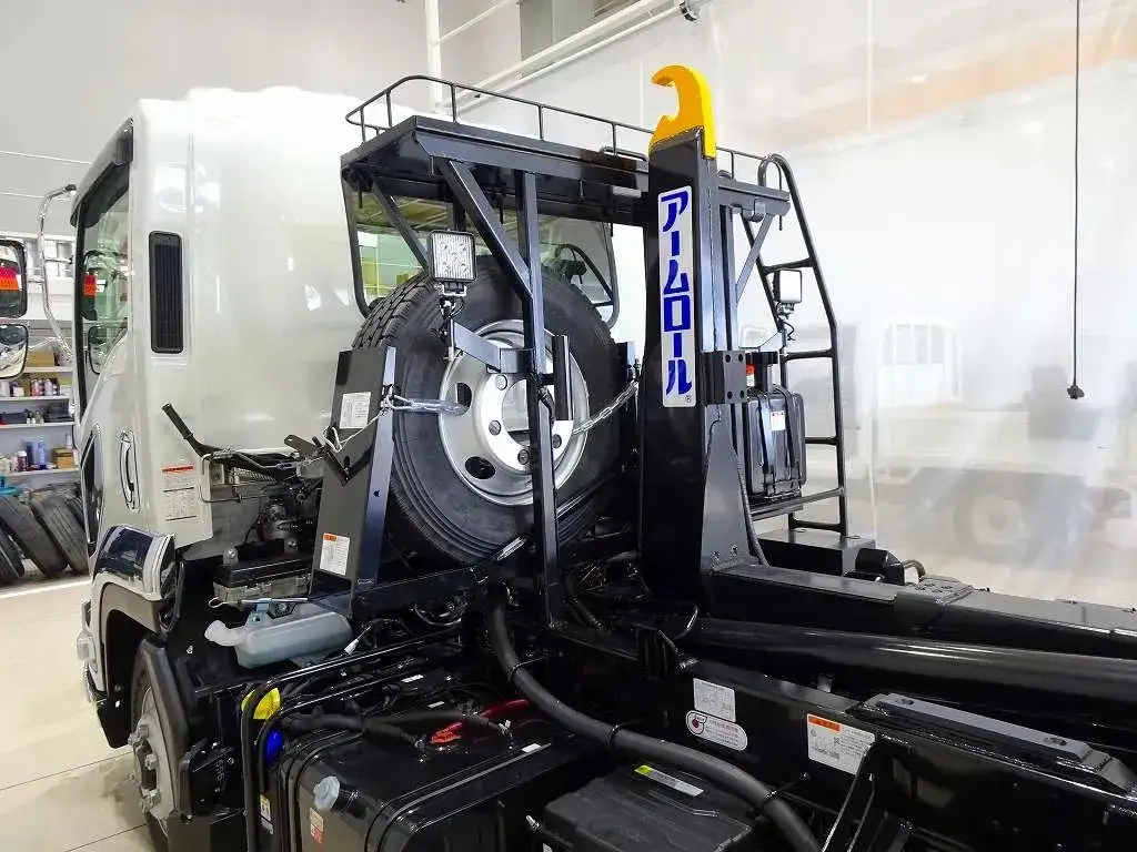 いすゞ フォワード 中型/増トン アームロール ツインホイスト 2RG-FRR90S4の中古トラック画像4