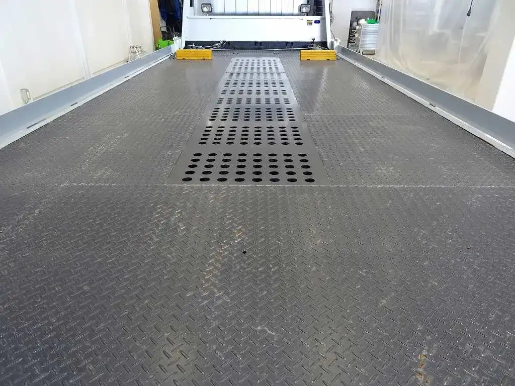 いすゞ エルフ 小型 車両重機運搬 ラジコン ウインチの中古トラック画像6