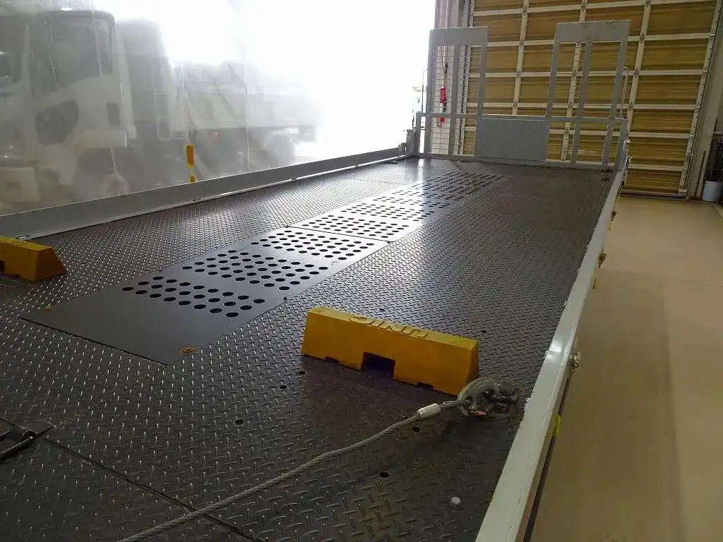 いすゞ エルフ 小型 車両重機運搬 ラジコン ウインチの中古トラック画像8