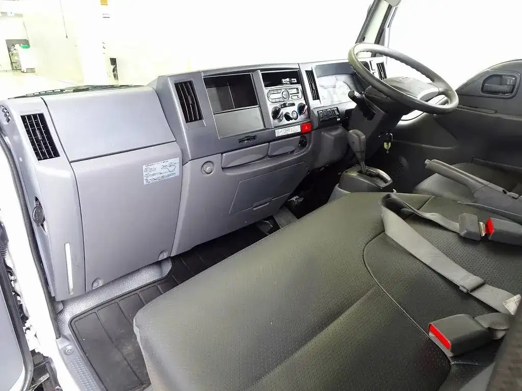 いすゞ エルフ 小型 平ボディ Wキャブ TRG-NJR85Aの中古トラック画像9