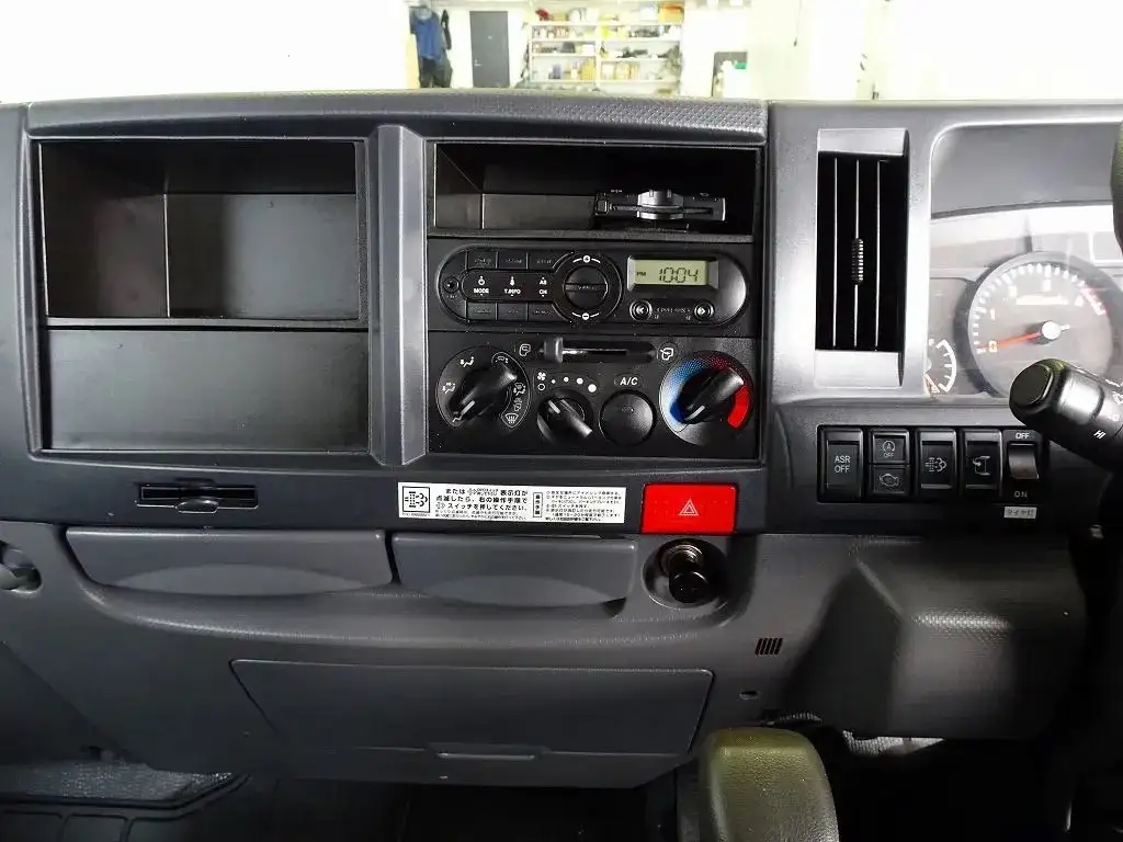 いすゞ エルフ 小型 平ボディ Wキャブ TRG-NJR85Aの中古トラック画像11