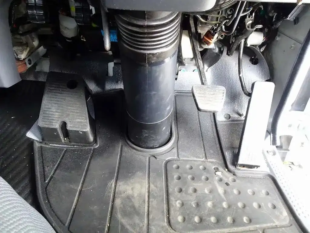 いすゞ エルフ 小型 平ボディ Wキャブ TRG-NJR85Aの中古トラック画像14