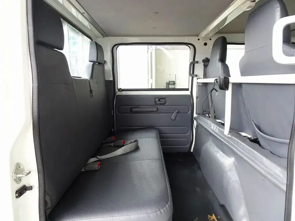 いすゞ エルフ 小型 平ボディ Wキャブ TRG-NJR85Aの中古トラック画像15