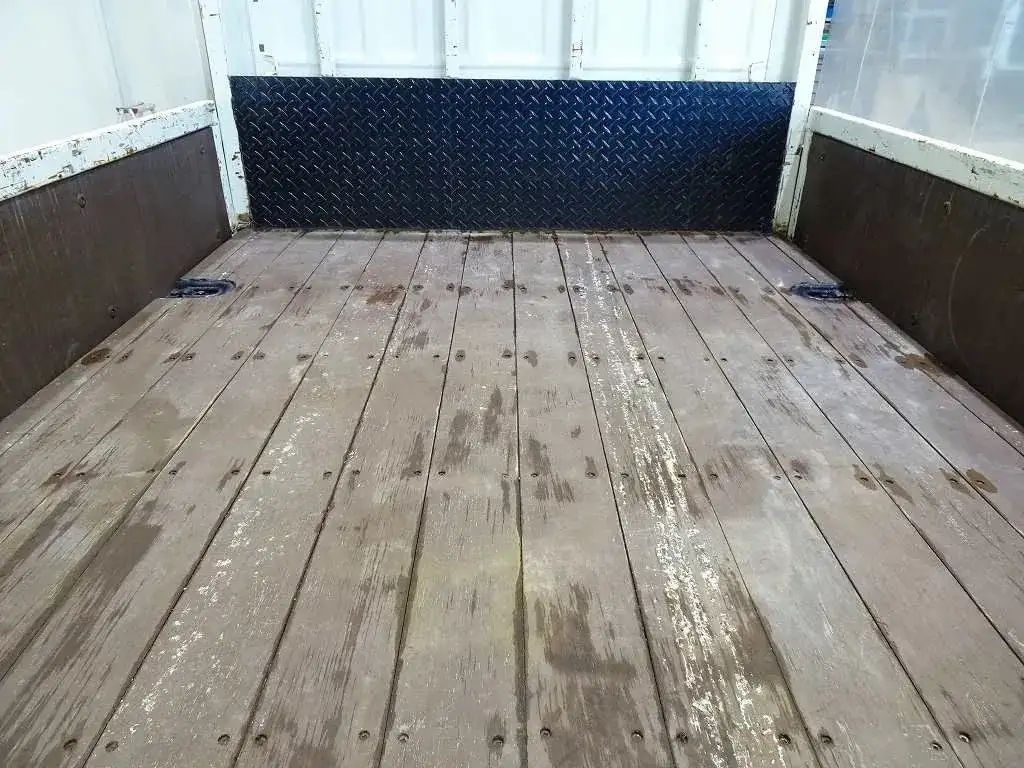 いすゞ エルフ 小型 平ボディ Wキャブ TRG-NJR85Aの中古トラック画像3