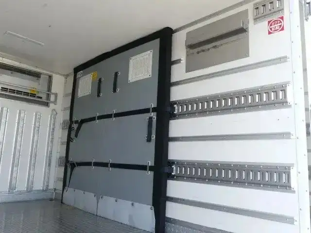 三菱 キャンター 小型 冷凍冷蔵 低温 床アルミの中古トラック画像10