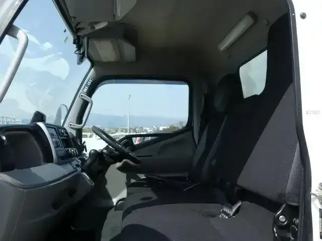 三菱 キャンター 小型 冷凍冷蔵 低温 床アルミの中古トラック画像12