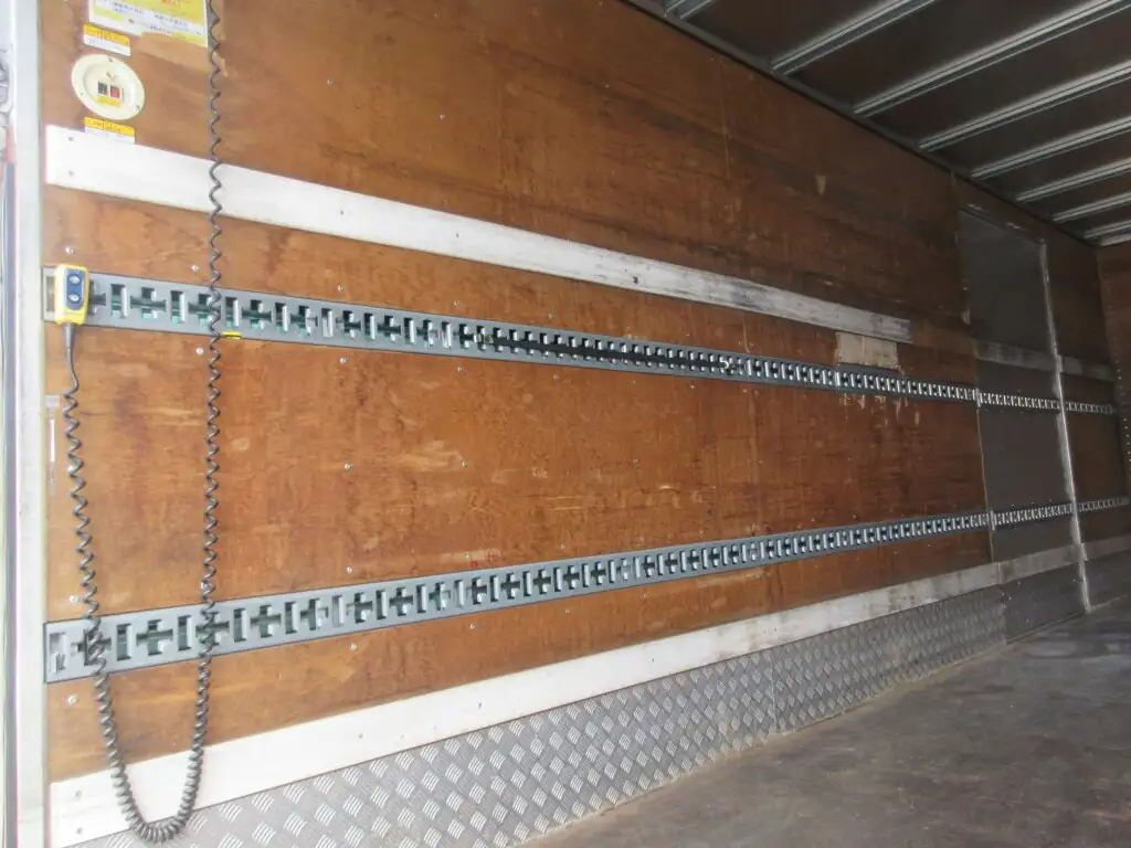 日野 レンジャー 中型/増トン アルミバン パワーゲート 床鉄板の中古トラック画像9