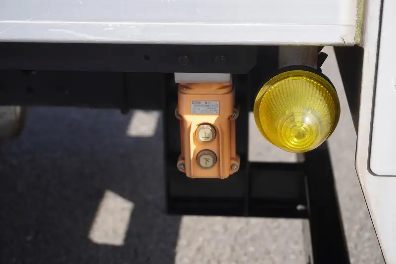 三菱 キャンター 小型 アルミバン パワーゲート サイドドアの中古トラック画像10